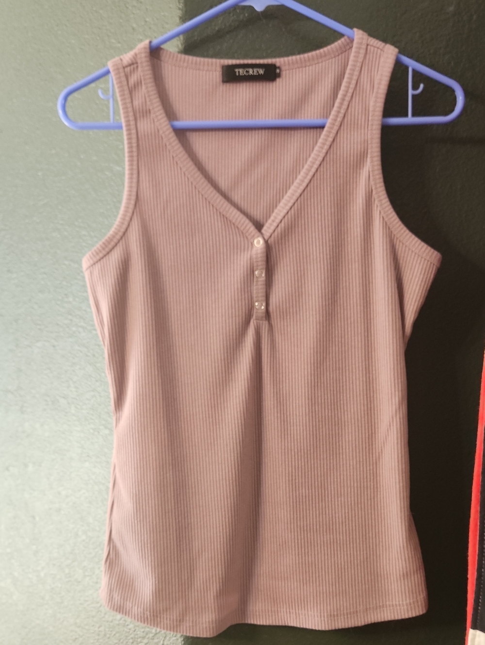 Ribbed V-Neck Tank Top in Dusty Pink